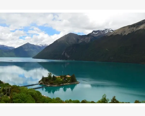 MT4安装完成后五步验证确保交易环境正常_图表窗口的行情数据读取技巧